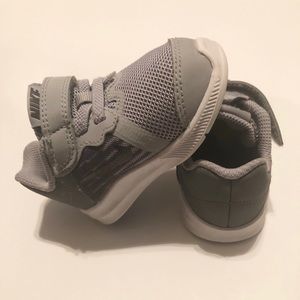 Toddler Nike Sneaker Size 4 Grey